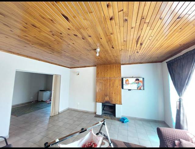 3 BEDROOM PROPERTY TO RENT IN LAUDIUM